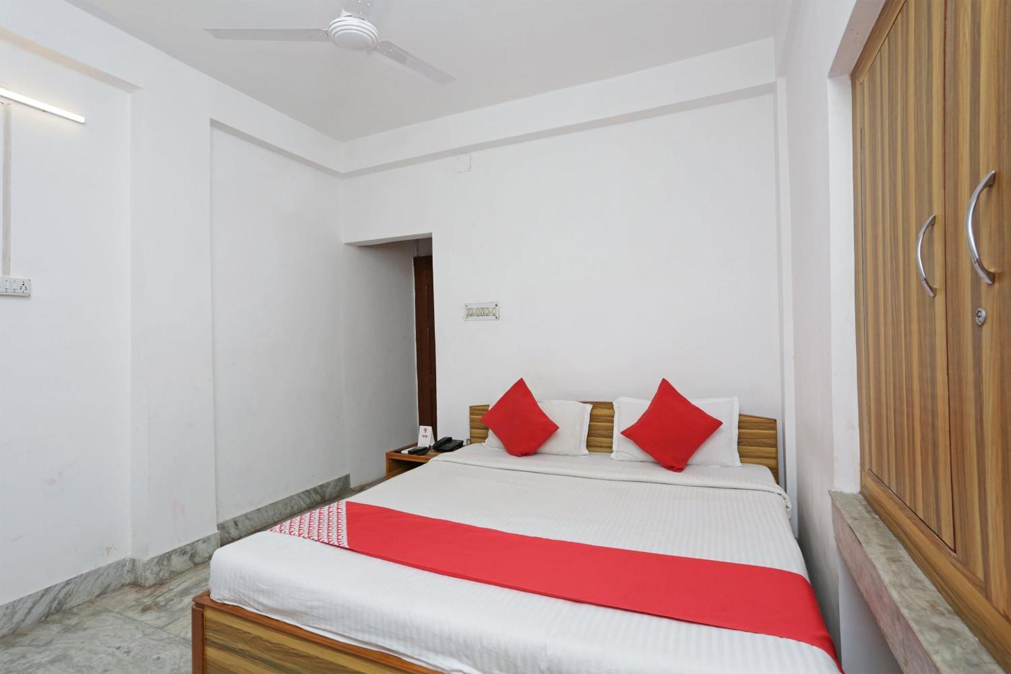 Hotel O New Silver Inn Калькутта Экстерьер фото