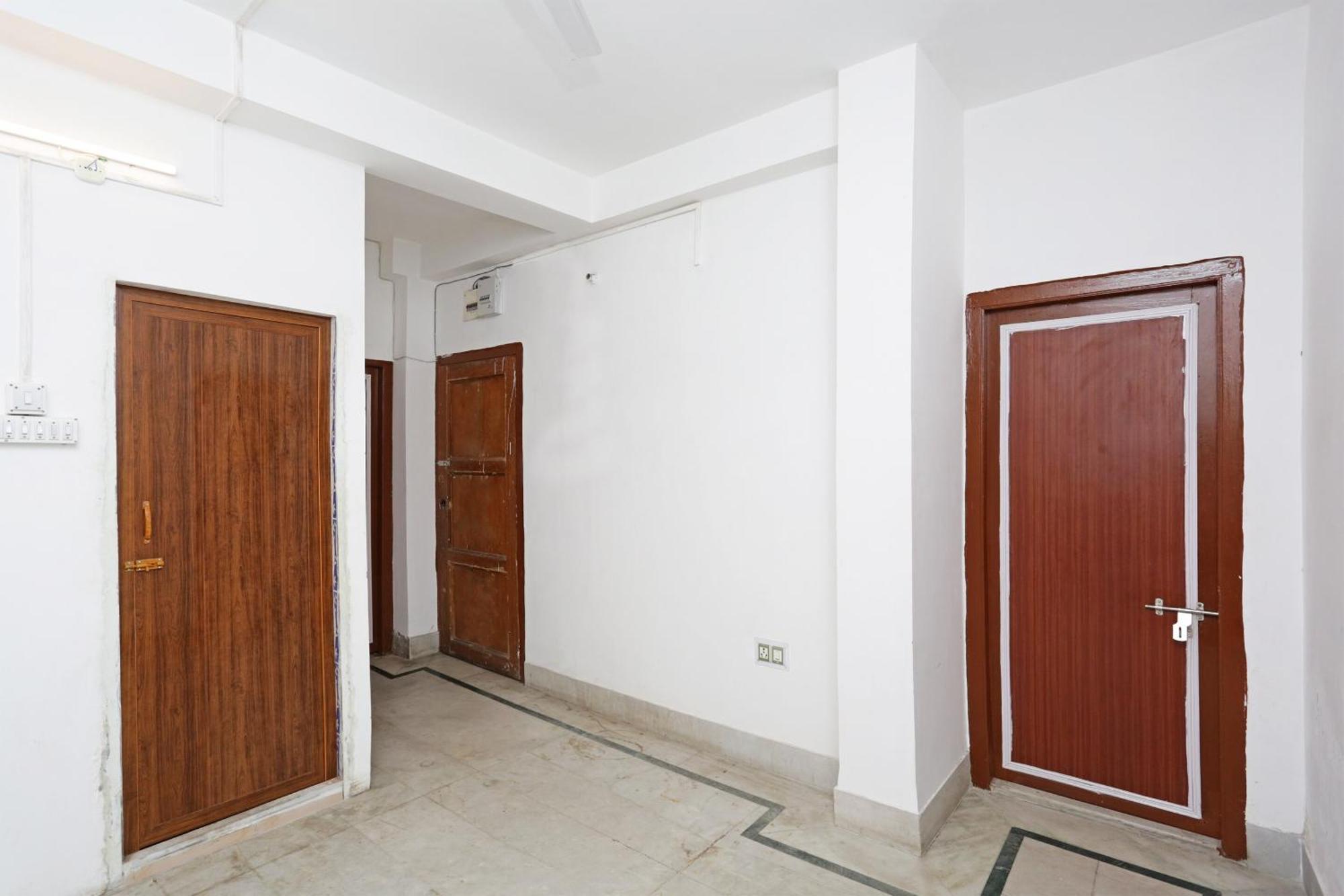 Hotel O New Silver Inn Калькутта Экстерьер фото
